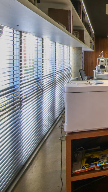 Clínica VarelaPersiana metálica de alumínio 50mm