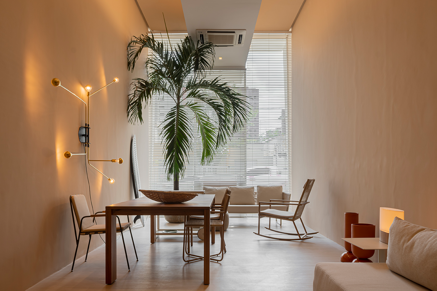 Showroom Uniflex Aldeota - persiana de madeira - paisagem