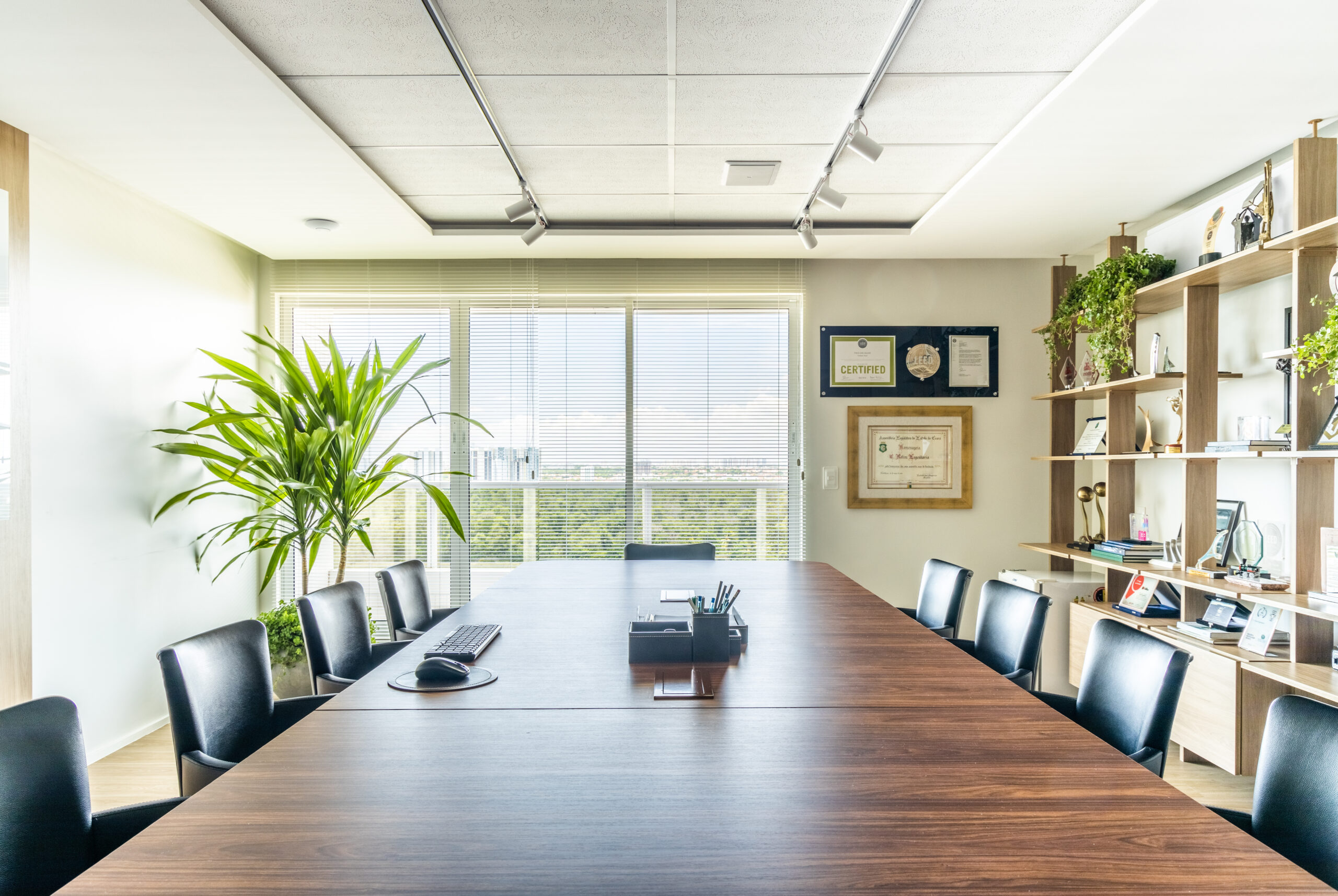 Persiana de Aluminio Uniflex Aldeota Projeto Beatriz Miranda - Ed. C. Rolim Engenharia - Foto Renan Braga (2)